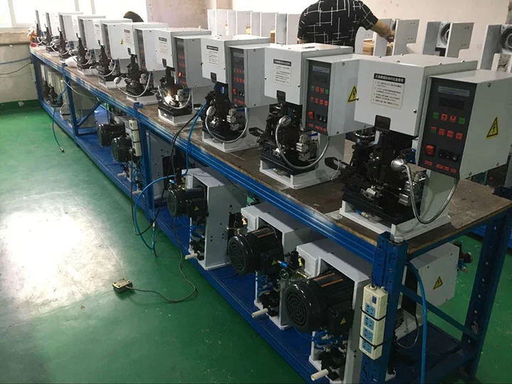 Abisolier-Crimpmaschine, DC-Klemmen-Crimpmaschine, AC-Klemmen-Crimp-Kabelabisoliermaschine