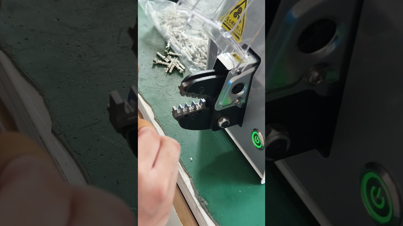 Kundenaufnahme: Elektrische Crimpmaschine für Solarsteckverbinder #Maschine #Fabrikautomation