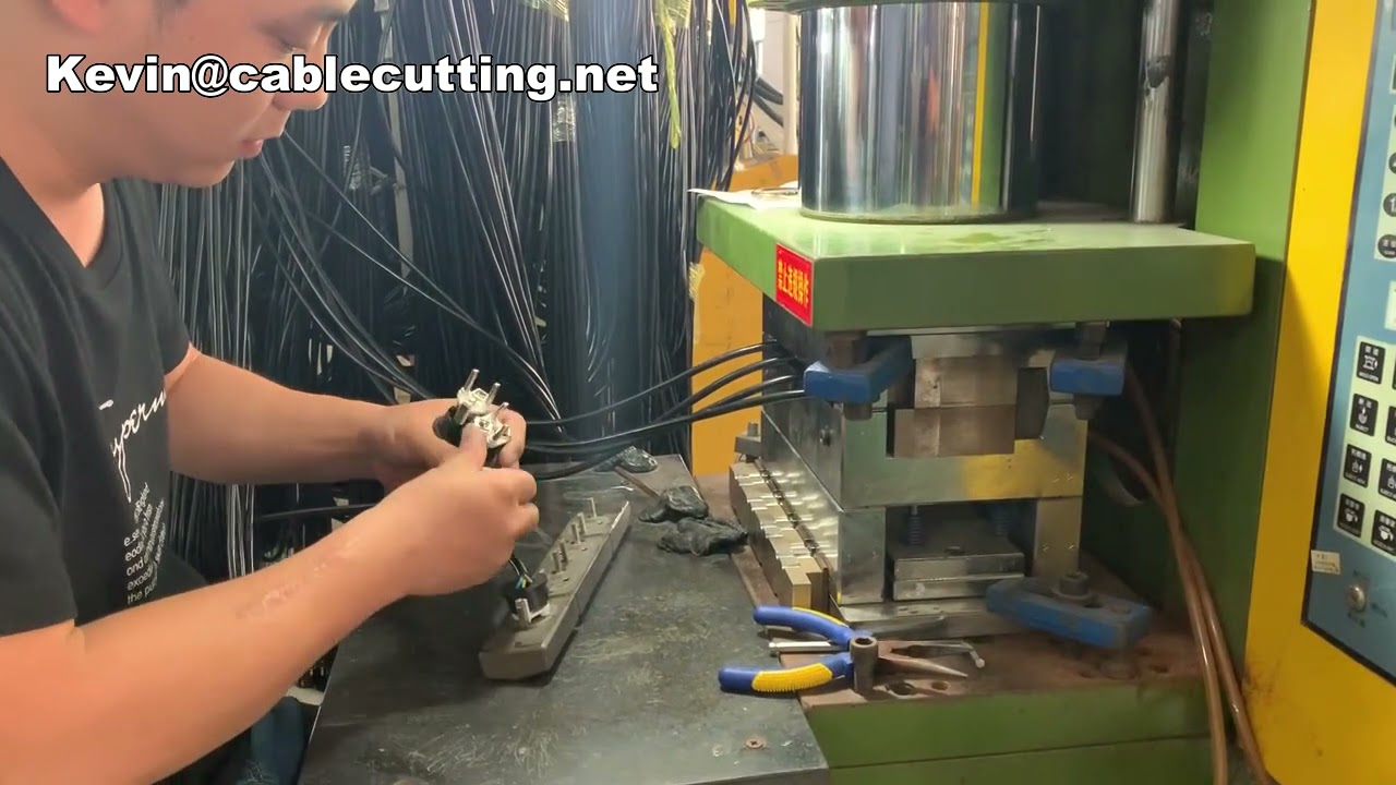 Hochpräzise Kunststoff-Stecker-Spritzgussformen – Effiziente Großserienfertigung