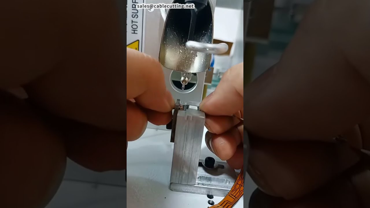 Halbautomatische Lötmaschine im Einsatz – Motivationsclip aus der Fabrik #Maschine #CNC