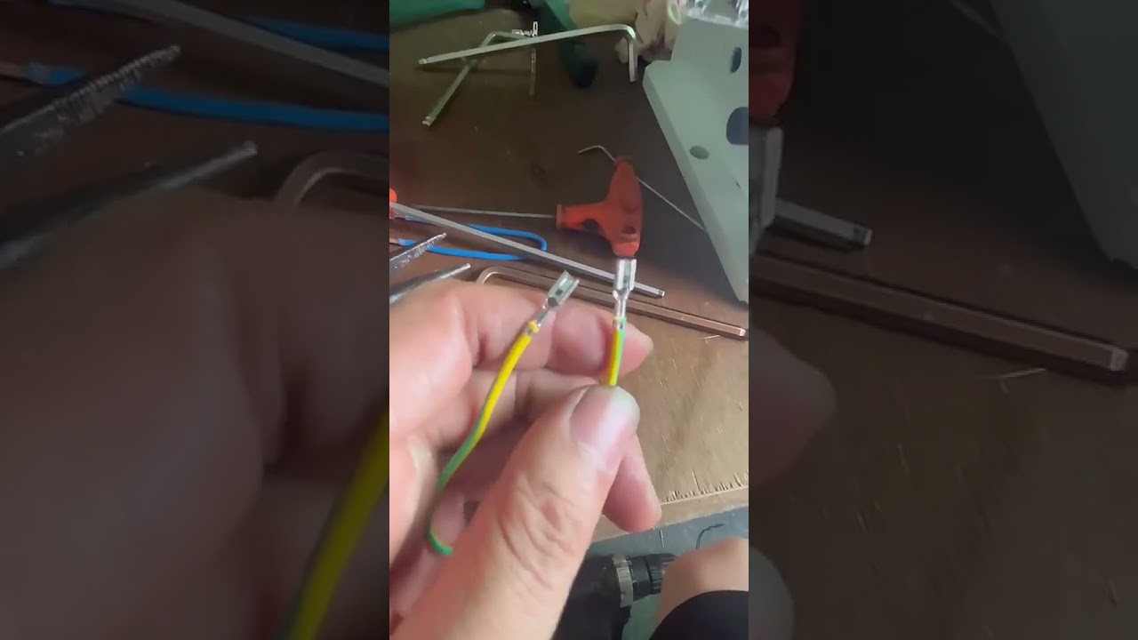 Super Silent 2T OTP – Halbautomatische elektrische Crimpzange für Kabel und Leitungen
