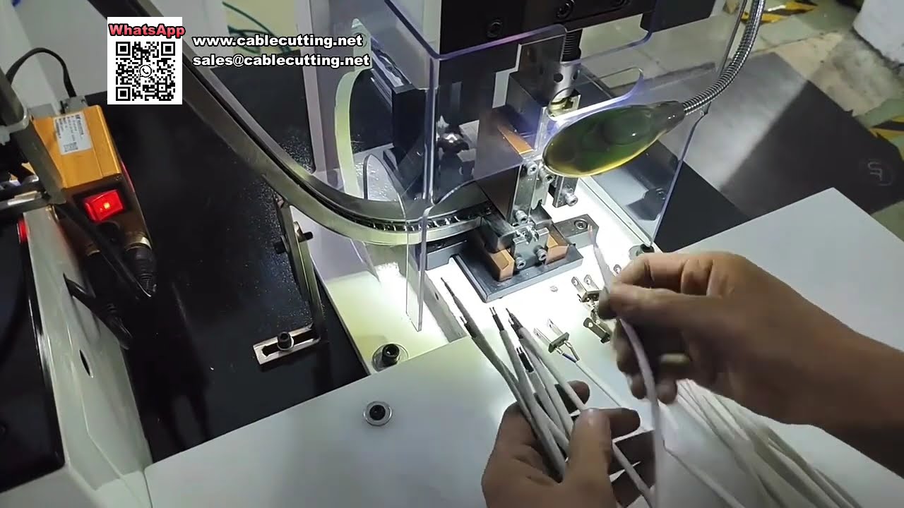 Automatische 2-Pin-Crimpmaschine mit Vibrationswendelförderer – Effiziente Kabelsatzfertigung