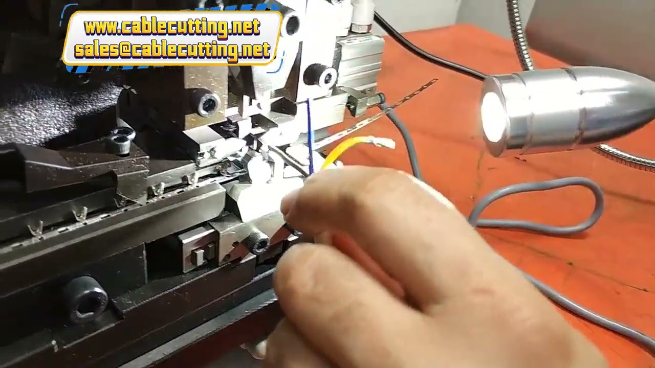 Super Mute Abisolier- und Crimpmaschine für Kabel – Leise & Effizient