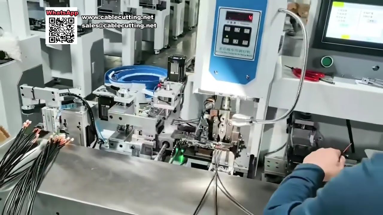Hochleistungs-Rundkabel-Abisolier-, Crimp- und Gehäuseeinfügemaschine (1 von 3)