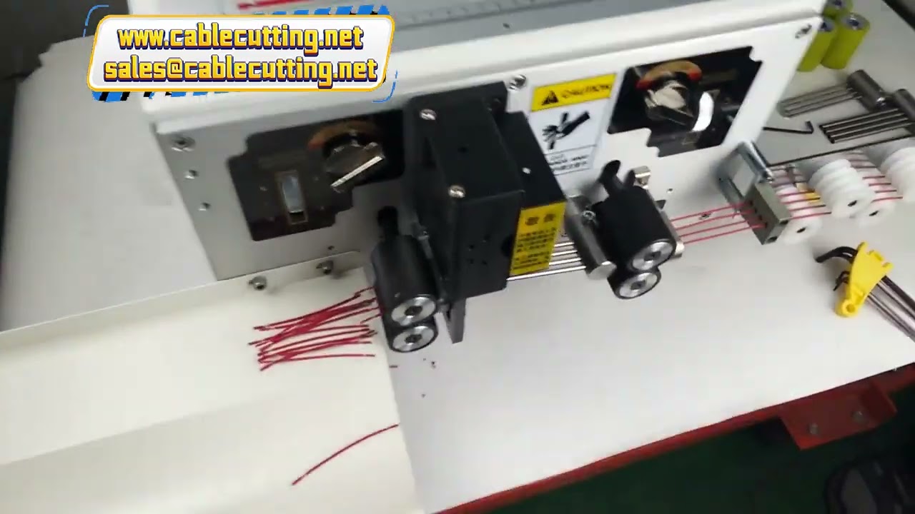 Drahtschneide- und Abisoliermaschine mit 4-fach Drahtzuführung – Kabelabisoliermaschine für 0,1–2,5 mm² mit Hartmetall