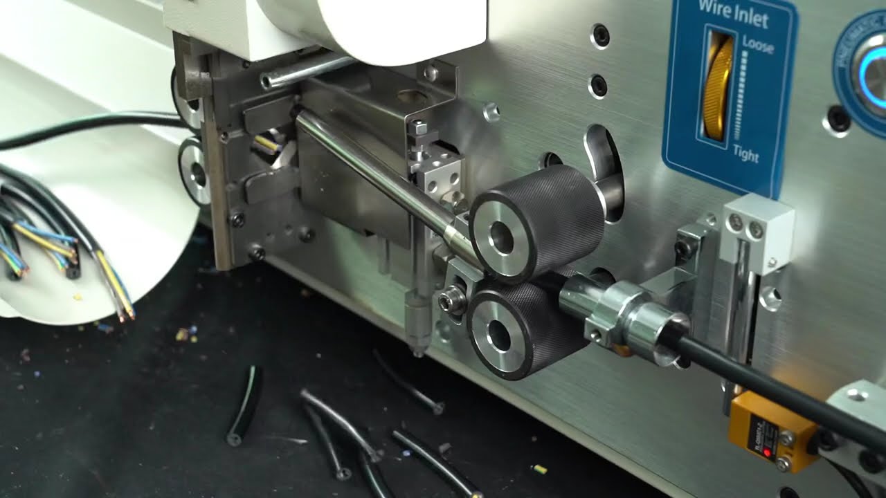 Doppelrund-Vielkern-Abisolier- und Schneidemaschine für Kabel 2-8mm | WPM-YHT6