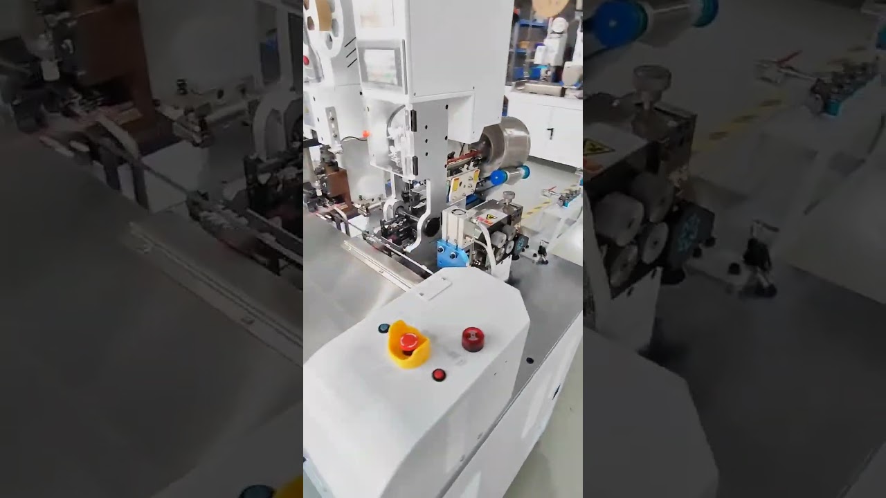 Vollautomatische Einsteckmaschine für wasserdichte Stecker – Kabelbaumverarbeitung mit CFM-Druckmanagement