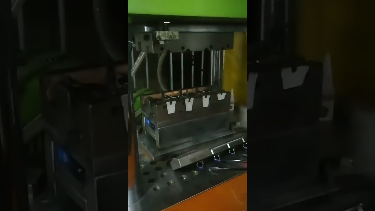 Made in China: CE-zertifizierte vertikale Auto-Handy-Rückseiten-Maschine #Maschine #Automatisierung